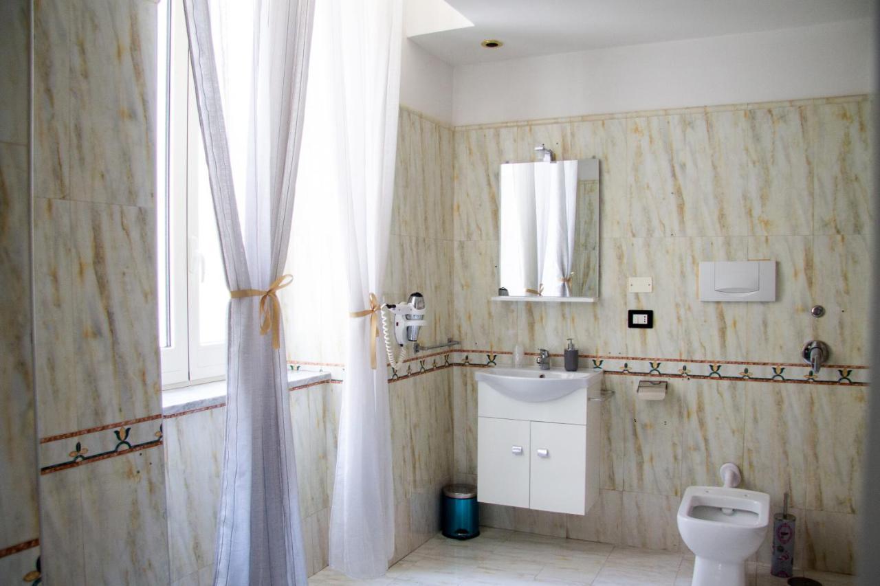 Bed & Breakfast Pisacane Family Napoli